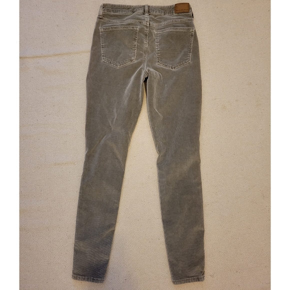 AE Stretch Corduroy '90s Straight Pant in color light gray/green pant Size 4 - Picture 6 of 7